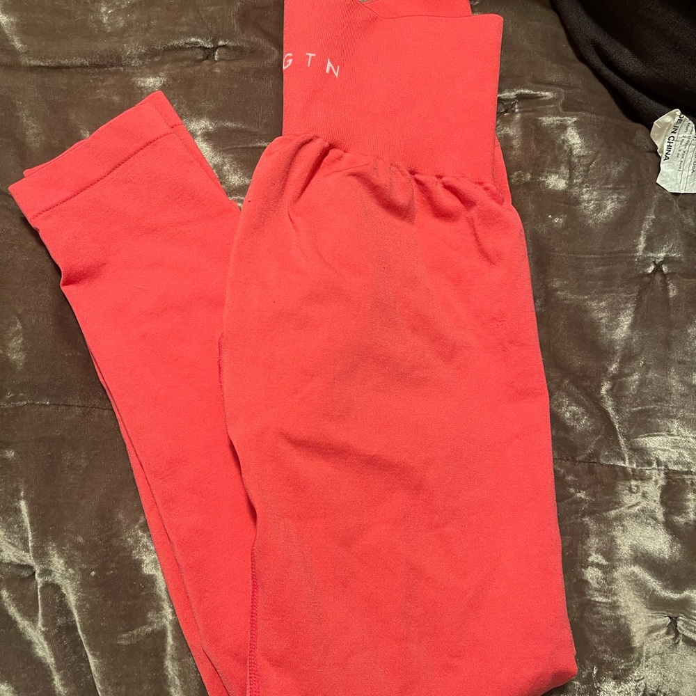hot pink punch NVGTN leggings
